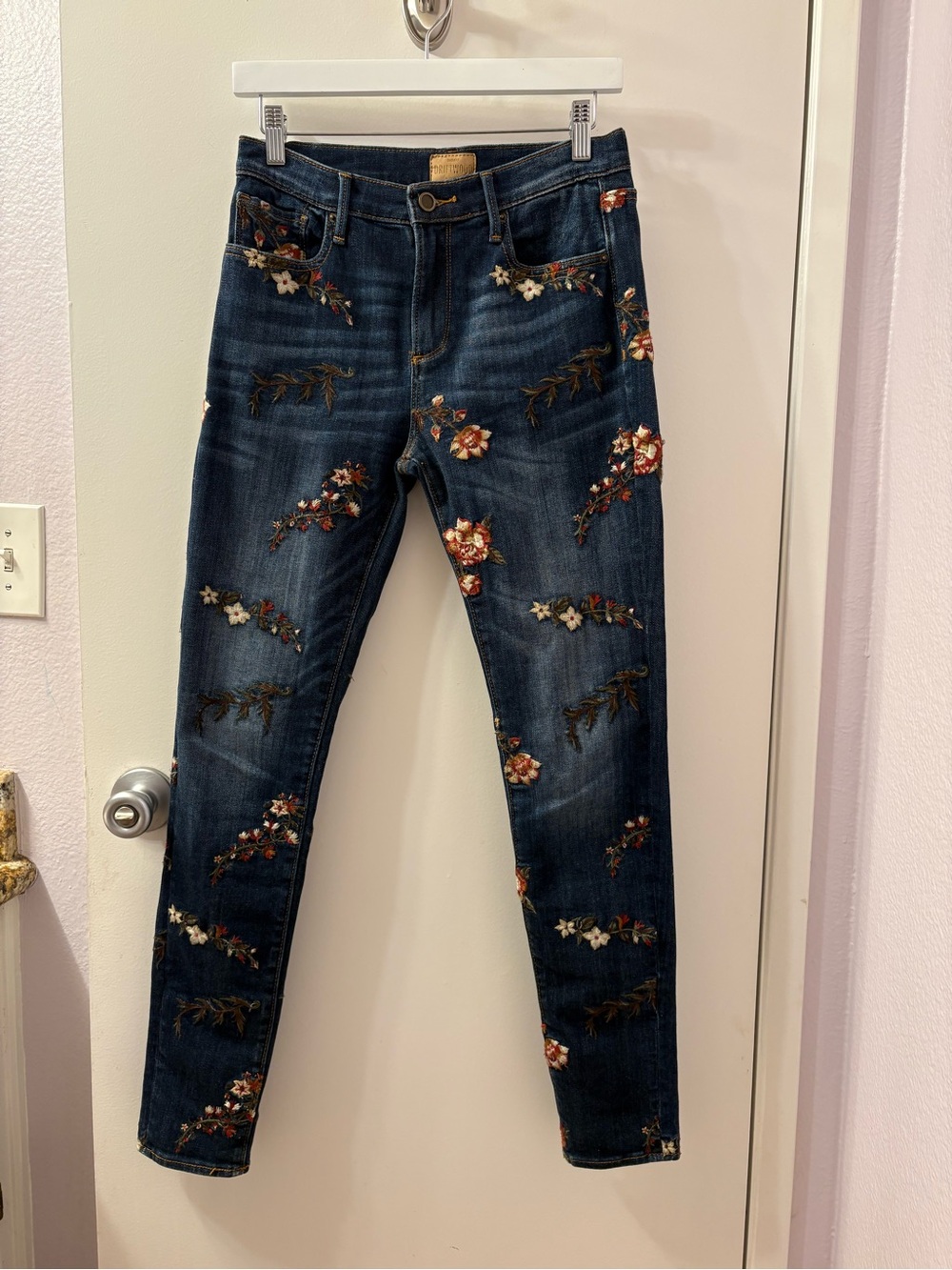 DRIFTWOOD Dark Wash Skinny Jeans with Floral Embroidery - Size 27